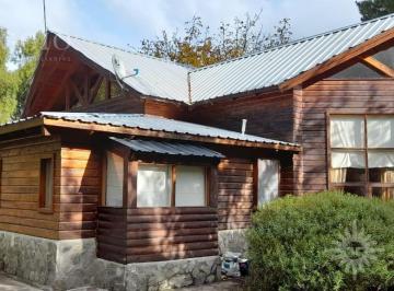 Casa · 275m² · 6 Ambientes · 1 Cochera · Casacasa + Cabaña en Terreno de 5.000 m² en Lago Puelo (Fc - 246)