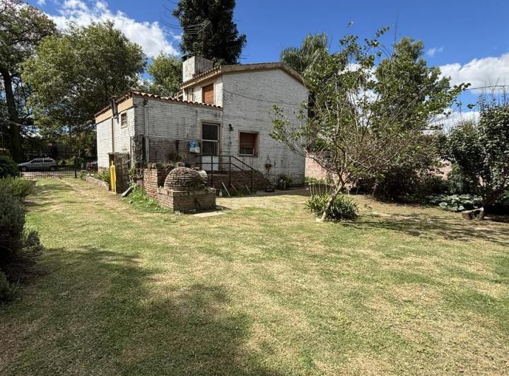 Casa · 563m² · 3 Dormitorios · 6 Cocheras