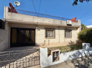 Casa · 3 Ambientes · 1 Cochera · Casa en Ituzaingó Norte