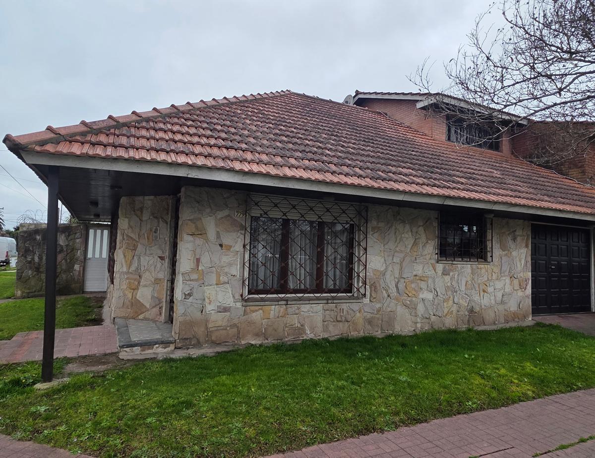 Chalet 3 dorm, 186m² en esquina con garaje para 2 autos