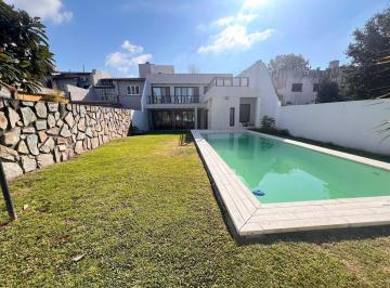 Casa · 270m² · 5 Ambientes · 2 Cocheras · Alquiler Casa 5 Amb C/ Pileta, Jardin y Quincho