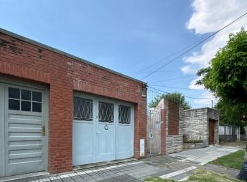 PH · 42m² · 2 Ambientes · 1 Cochera · PH 2 Amb con Patio y Cochera - Capello 1331
