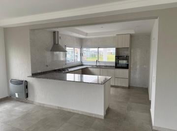 Casa de 5 ambientes, Presidente Perón · El Rebenque Casa a Estrenar