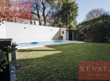 Casa · 330m² · 8 Ambientes · 1 Cochera · Hermosa Casa 8 Ambientes con Pileta en Exclusivo Sector de Vicente Lopez