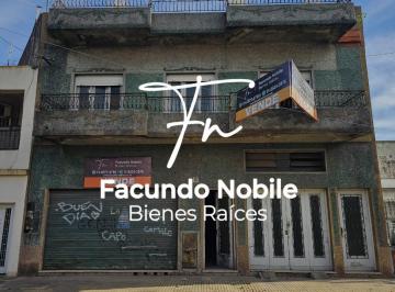 PH de 5 ambientes, Lanús · Terreno de 450 m² con Doble Frente a La Calle, Ideal Para Desarrollo — Remedios de Escalada, Lanús