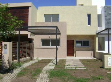 Casa · 130m² · 4 Ambientes · 1 Cochera · La Catalina Duplex 3 Dorm. Apto Credito