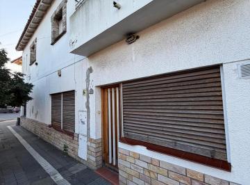 Casa · 440m² · 5 Ambientes · 1 Cochera · En Venta Importante Inmueble (Casa, Local y Dpto). Oportunidad! Desarrollo Inmob. o Renta.