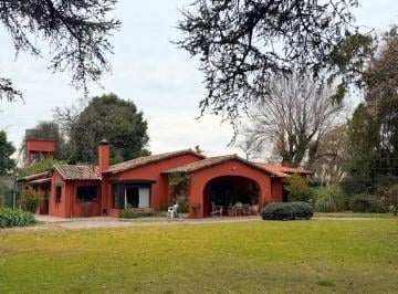 Casa · 300m² · 5 Ambientes · Casa en Venta en Una Planta Bella Vista