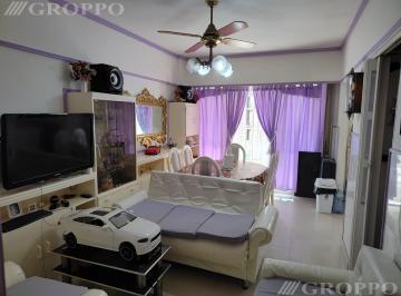 Departamento · 50m² · 3 Ambientes · Depto. de 3 Amb. con Balcón a La Calle y Cochera