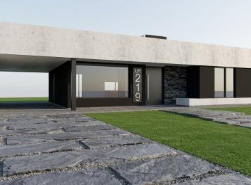 Casa · 150m² · 5 Ambientes · 2 Cocheras · Vende Casa a Estrenar en Barrio Privado Los Canales de Plottier Golf Club
