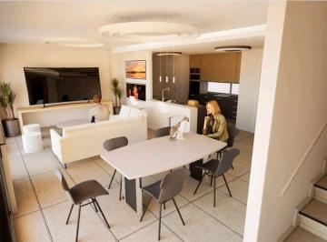 Casa de 4 ambientes, Vicente López · Excelente Duplex 4 Amb a Estrenar con Jardin