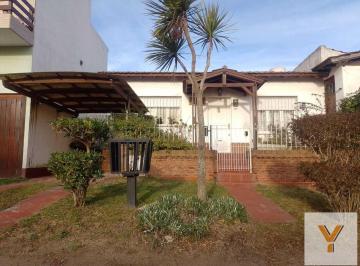 PH · 65m² · 3 Ambientes · 1 Cochera · PH en Venta - 2 Dorm. 1 Baño - Villa Gesell