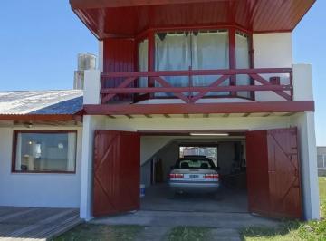 Casa · 175m² · 4 Ambientes · Casa en Alquiler - 3 Dorm. 2 Baños - 500 m - Mar del Plata