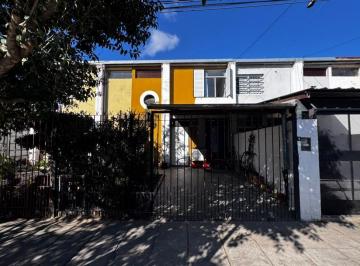 Casa · 70m² · 5 Ambientes · 1 Cochera · Casa en PH de 3 Dorm. en Venta en La Plata