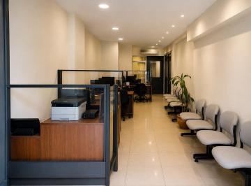 Local comercial · 135m² · 3 Ambientes · Local Comercial en Venta con Renta