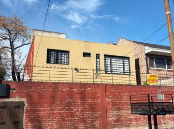 Departamento de 2 ambientes, Quilmes · Alquilo Departamento Dos Ambientes con Cochera y Patio