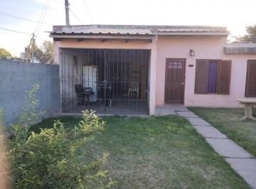Casa · 112m² · 4 Ambientes · 1 Cochera · En Venta Casa 2 Dorm. y Cochera B° S. Martin. V. m.