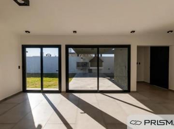 Casa de 6 ambientes, Córdoba · Casa 3 Dorm. - Distrito Sur