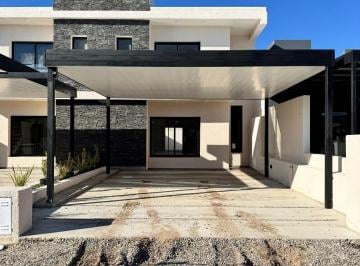 Casa · 120m² · 5 Ambientes · 2 Cocheras · Venta Duplex 3 Dorm. Cochera Doble Docta Boulevard, Cordoba