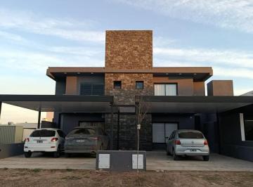 Casa · 120m² · 5 Ambientes · 2 Cocheras · Venta Duplex 3 Dorm. Cochera Doble Docta Boulevard, Cordoba