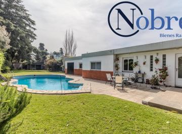 Casa · 400m² · 7 Ambientes · 7 Cocheras · Venta Importante Casa 10 Ambientes en Adrogué, Zona Sur.