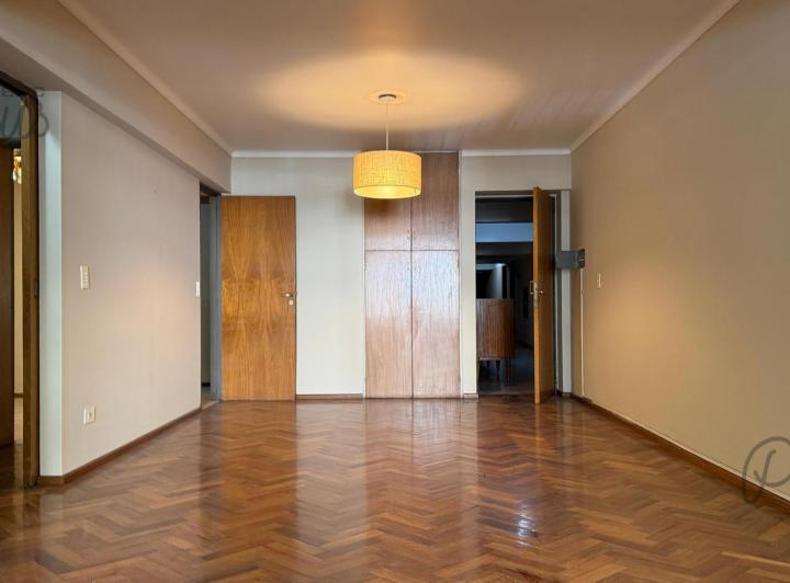 Departamento · 100m² · 5 Ambientes · 1 Cochera