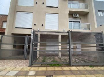 Departamento de 4 ambientes, Bahía Blanca · Departamento en Alquiler - Witcomb 2228