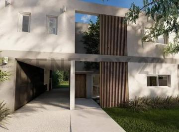 Casa · 200m² · 4 Ambientes · 1 Cochera · Alquiler Casa Barrio Cerrado