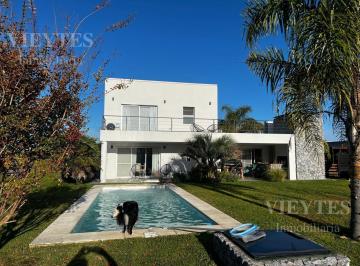 Casa · 245m² · 7 Ambientes · Casa en Venta en Barrio Privado Monet