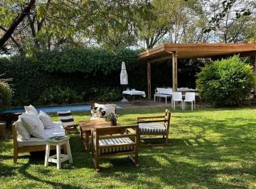 Casa · 240m² · 6 Ambientes · 1 Cochera · Casa en Alq. Temporario en Lomas de San Isidro, San Isidro, G. B. a. Zona Norte