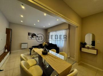PH · 125m² · 4 Ambientes · 1 Cochera · En Venta PH de Cuatro Ambientes con Garage, La Perla