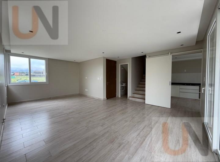 Casa · 136m² · 6 Ambientes · 1 Cochera