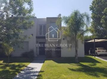 Casa · 400m² · 4 Ambientes · Casa en Venta en San Agustín, Villanueva, Tigre