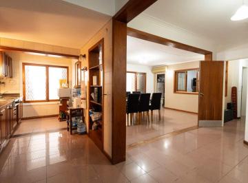 Casa · 92m² · 3 Ambientes · 1 Cochera · Casa en Venta La Plata
