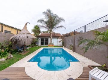 Casa · 220m² · 7 Ambientes · 2 Cocheras · Casa en Barrio Norte