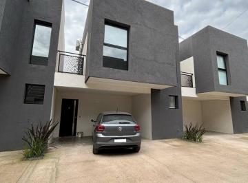 Casa · 120m² · 3 Ambientes · 1 Cochera · Duplex