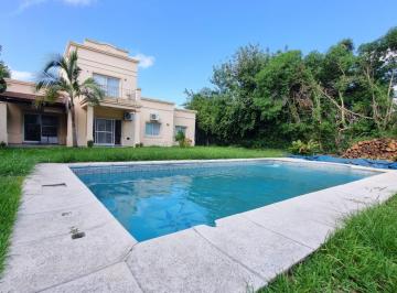 Casa · 221m² · 7 Ambientes · 2 Cocheras · Casa en Ombues de Hudson