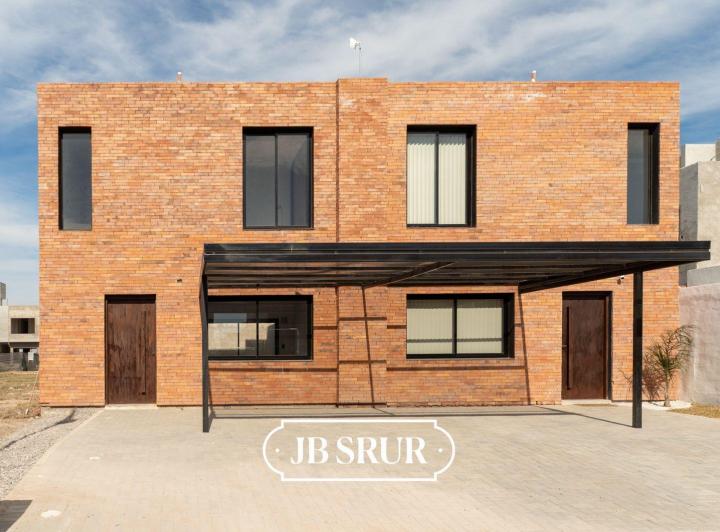 Casa · 180m² · 4 Ambientes · 1 Cochera