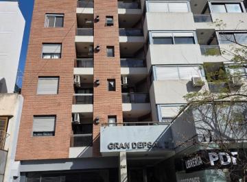 Departamento · 55m² · 2 Ambientes · Excelente Depto con Patio Propio 1d 1b Cocina Sep