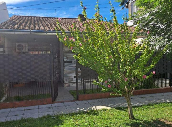Casa · 170m² · 3 Ambientes · 1 Cochera