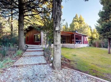 Casa · 299m² · 7 Ambientes · 1 Cochera · Casa Principal 2da Vivienda Villa Lago Gutierrez
