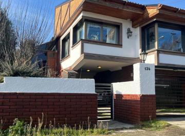 Casa · 200m² · 5 Ambientes · 2 Cocheras · Casa en Melipal Apto Credito