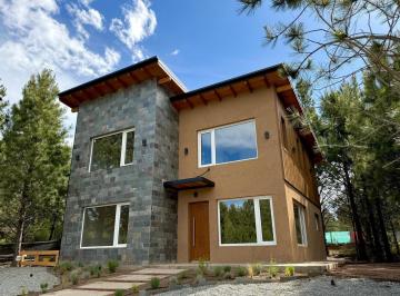 Casa · 130m² · 4 Ambientes · Casa en Solares del Este