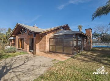 Casa · 190m² · 5 Ambientes · 1 Cochera · Venta / Permuta - Casa 4 Dorm. con Quincho y Pileta - Funes, Santa Fe.