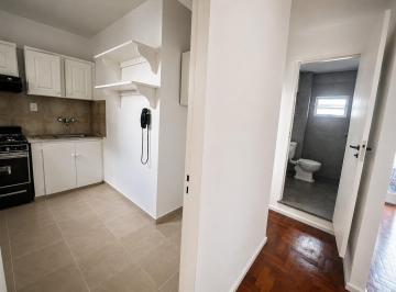 Departamento · 43m² · 2 Ambientes · Venta Departamento 2 Ambientes con Balcón y Vista Abierta en – La Boca