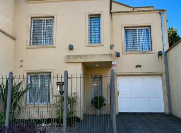 Casa · 224m² · 6 Ambientes · 3 Cocheras · Casa Apta Crédito en El Centro de Lujan
