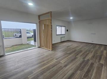 Casa · 160m² · 6 Ambientes · 2 Cocheras · Casa en Don Mateo