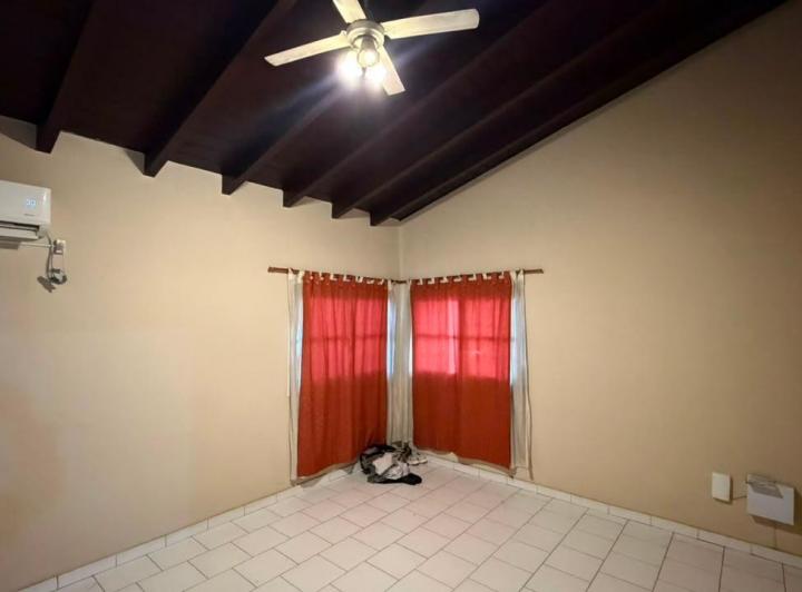 Casa · 250m² · 2 Dormitorios · 1 Cochera