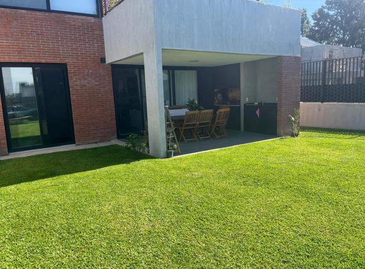Casa en alquiler en Santa Ana Joven · 3 ambientes