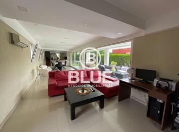 Casa · 450m² · 5 Ambientes · 2 Cocheras · Casa Venta Venado 5 Ambientes